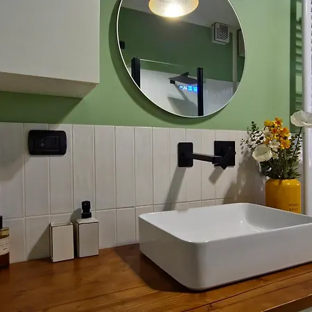 Oasi - Idromassaggio E Relax Per 4 Persone * ミラノ
